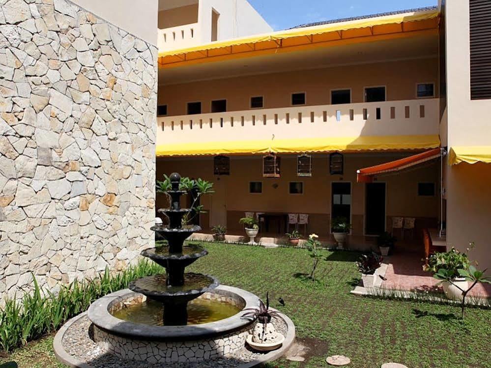 Roemah Moesi Hotel Medan Exterior foto