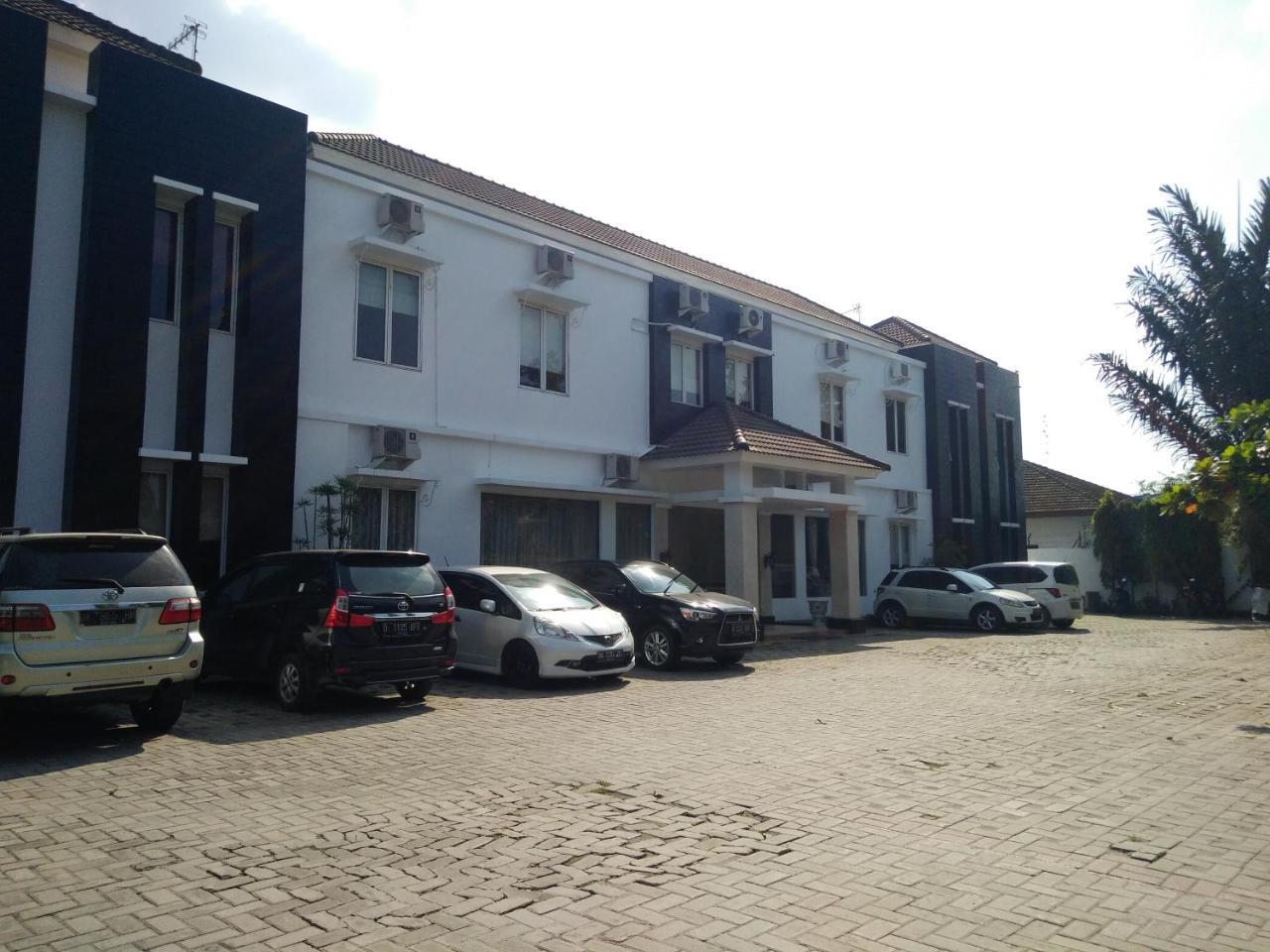 Roemah Moesi Hotel Medan Exterior foto